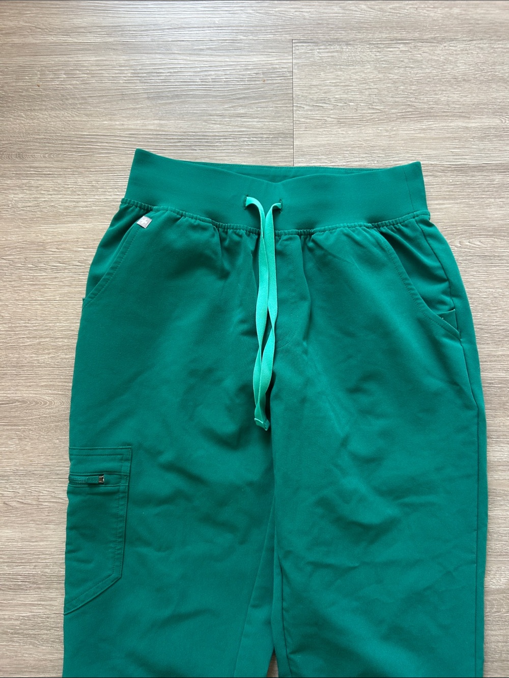 Figs Forrest Green Zamora Jogger Scrub Pants - Picture 3 of 4